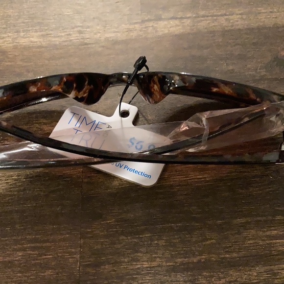 Sunglasses - Picture 2 of 2